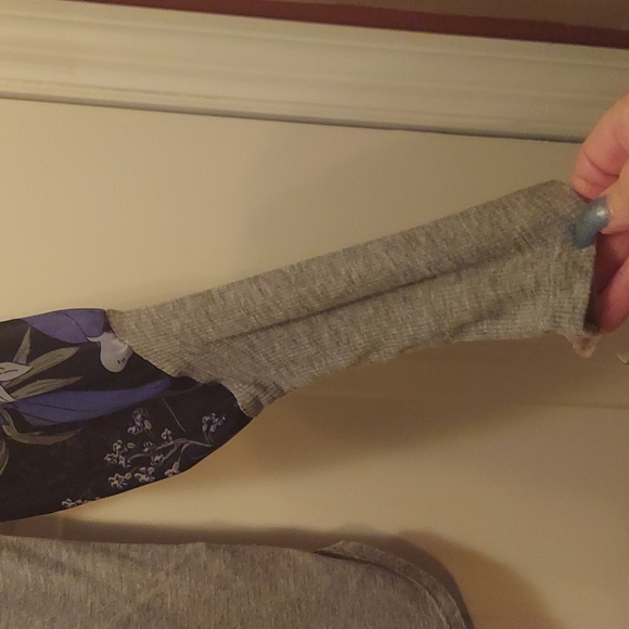 Women's Tiny by Anthropologie top - Picture 2 of 8